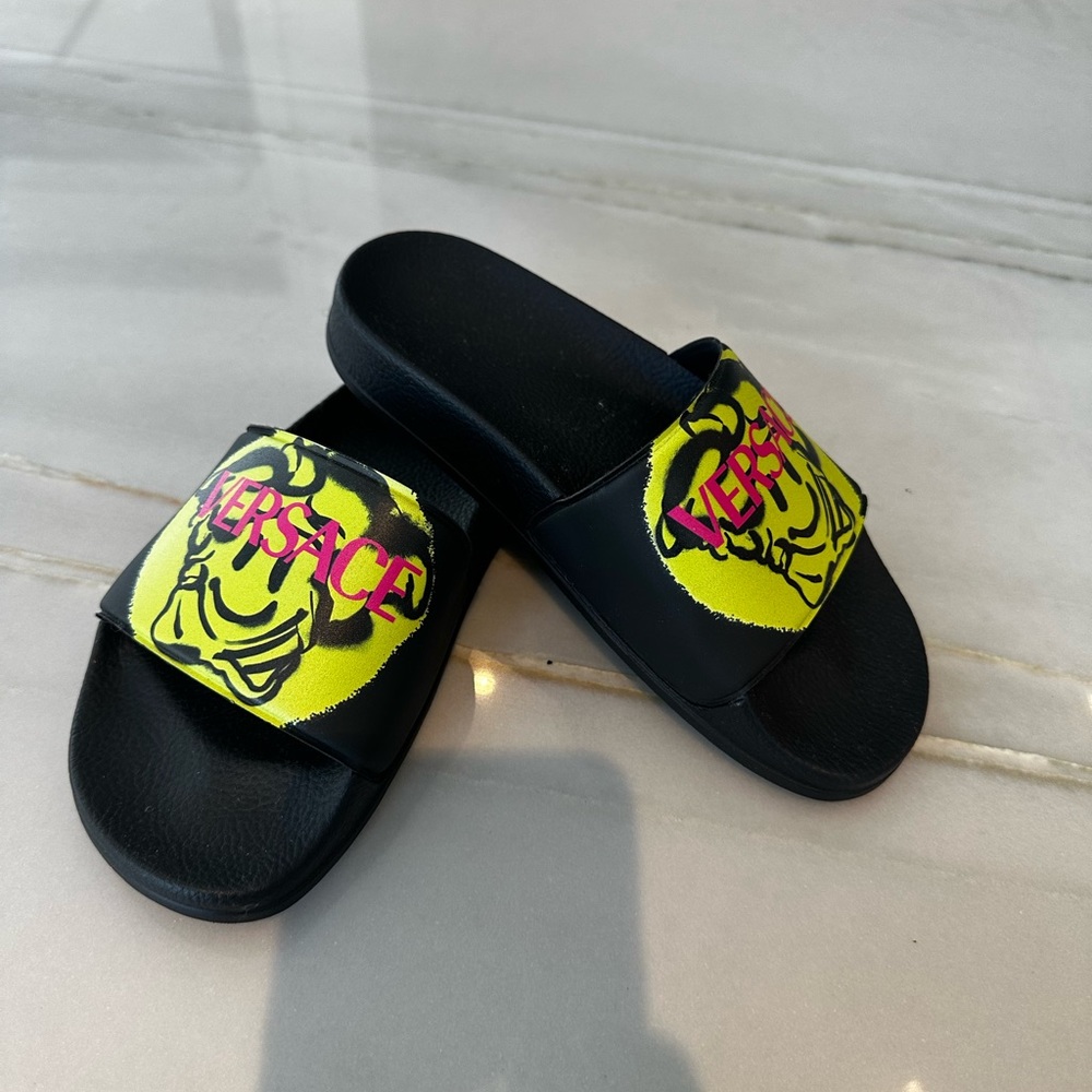 Versace, pool slides